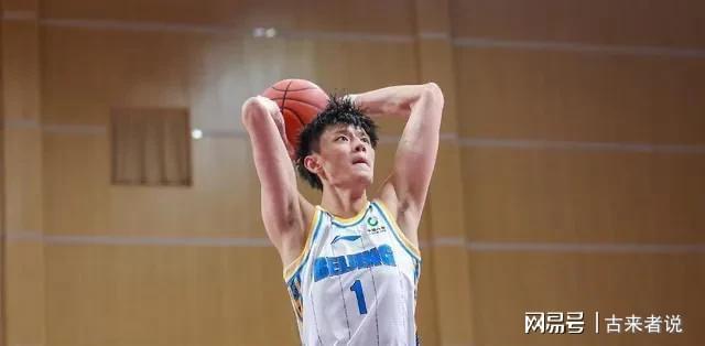 包含四川巨浪男篮高调神勇，力压对手一路高歌的词条